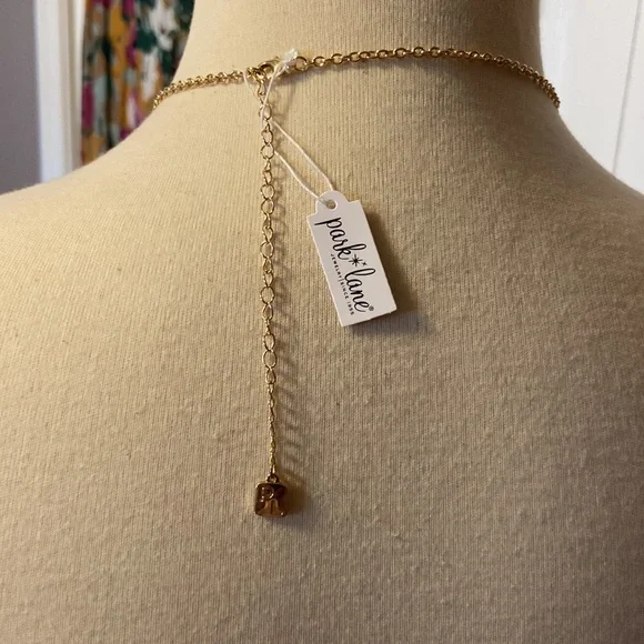 Beautiful white iridescent druzy necklace - Picture 4 of 9